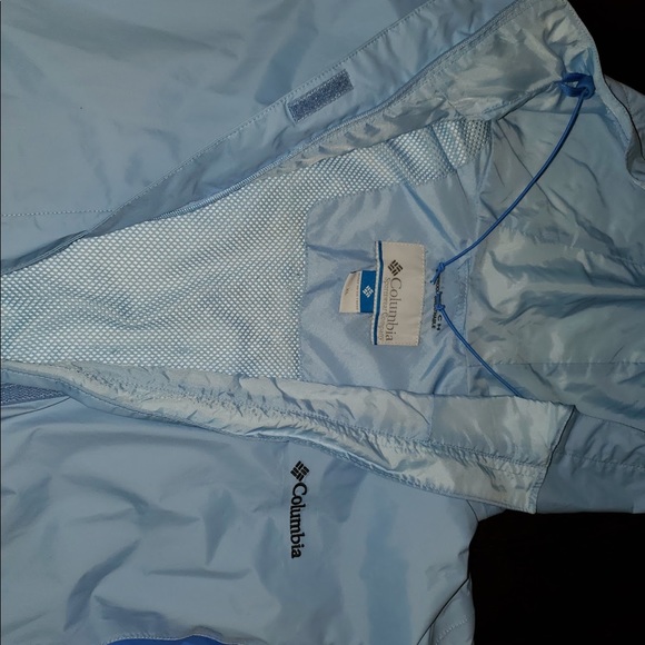 Women’s Columbia Outdoor Jacket - Picture 2 of 3